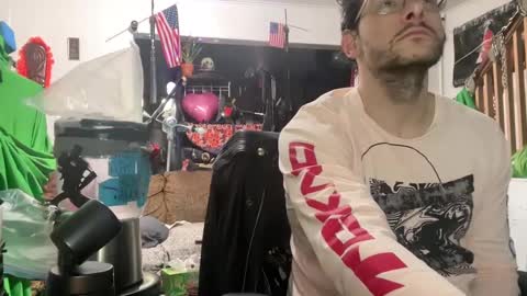 Snapshot of baddaddy215 chatting on December 29, 2024, 12:52 am baddaddy215 online show from December 29, 2024, 12:52 am