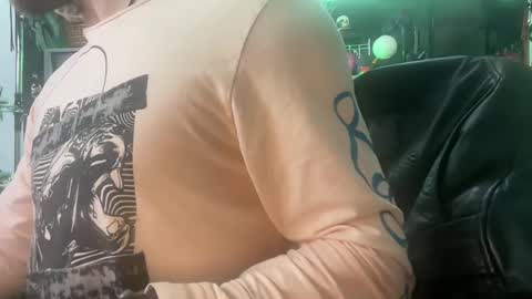 Snapshot of baddaddy215 chatting on December 30, 2024, 3:58 am baddaddy215 online show from December 30, 2024, 3:58 am