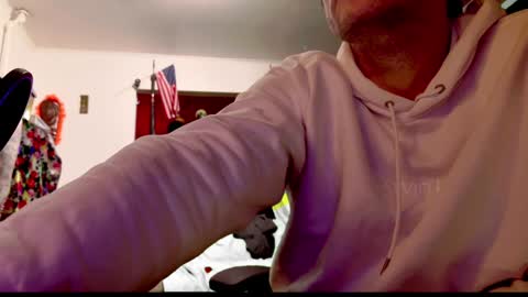 Snapshot of baddaddy215 chatting on January 8, 2025, 11:32 am baddaddy215 online show from January 8, 2025, 11:32 am