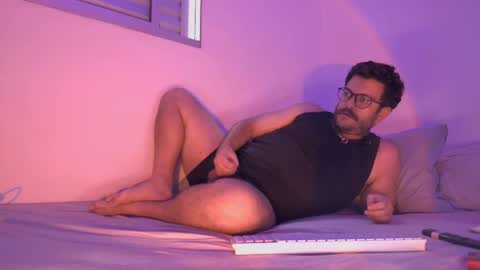Baddaddybrazil online show from November 6, 2025, 8:21 pm