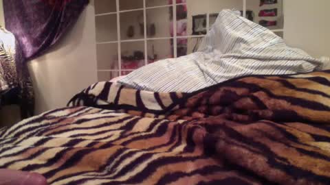 baddie_babe333 online show from July 3, 2026, 1:17 pm