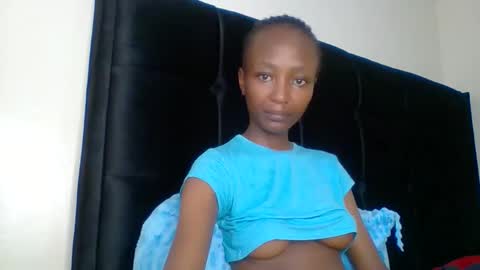 Snapshot of baddie_bunnie chatting on November 30, 2025, 4:27 am baddie_bunnie online show from November 30, 2025, 4:27 am