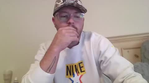 Snapshot of baddydaddy23 chatting on October 21, 2025, 8:09 pm Jon online show from October 21, 2025, 8:09 pm