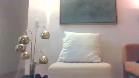 Snapshot of badhombremx chatting on November 20, 2025, 1:39 am Mexican livin Off the Wall online show from November 20, 2025, 1:39 am