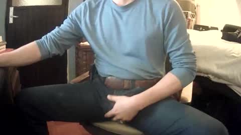 Snapshot of badhombremx chatting on December 17, 2025, 3:56 am Mexican livin Off the Wall online show from December 17, 2025, 3:56 am