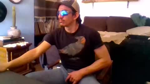 Snapshot of badhombremx chatting on January 17, 2026, 7:17 pm Mexican livin Off the Wall online show from January 17, 2026, 7:17 pm