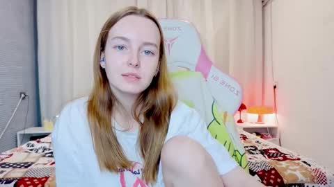 Snapshot of bae_cake_ chatting on December 1, 2025, 2:33 pm Alice online show from December 1, 2025, 2:33 pm