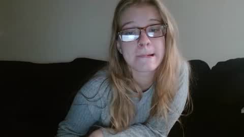 Snapshot of baeblondie chatting on January 9, 2026, 12:52 pm baeblondie online show from January 9, 2026, 12:52 pm