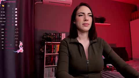 Snapshot of baeblossom chatting on November 10, 2025, 4:17 pm Blossom online show from November 10, 2025, 4:17 pm