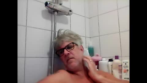 Snapshot of baggelina75 chatting on January 9, 2025, 6:47 pm baggelina75 online show from January 9, 2025, 6:47 pm
