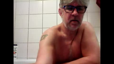 Snapshot of baggelina75 chatting on February 19, 2025, 7:16 pm baggelina75 online show from February 19, 2025, 7:16 pm