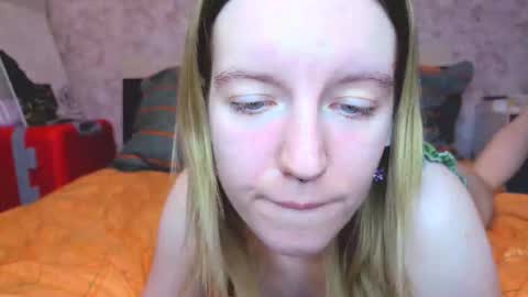 Snapshot of baiambel_mi chatting on February 5, 2026, 3:38 pm holly online show from February 5, 2026, 3:38 pm