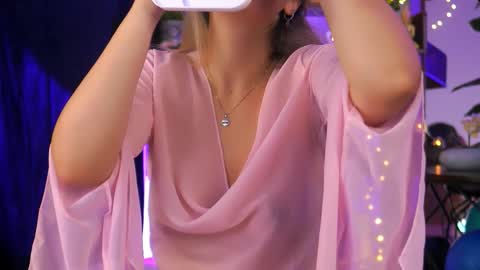 Snapshot of bailey_evans chatting on September 20, 2025, 4:46 am Bailey online show from September 20, 2025, 4:46 am
