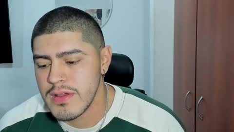 Snapshot of baltazardupont chatting on September 18, 2025, 11:23 am Andres - online show from September 18, 2025, 11:23 am