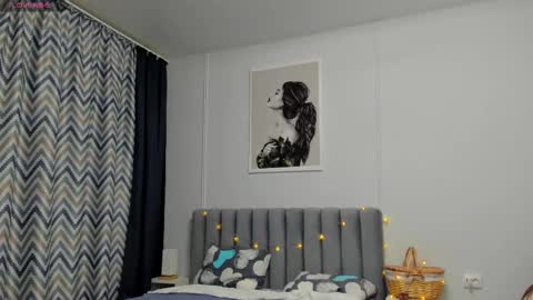 Kira online show from February 15, 2025, 5:39 pm