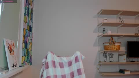 Kira online show from September 17, 2025, 3:14 pm