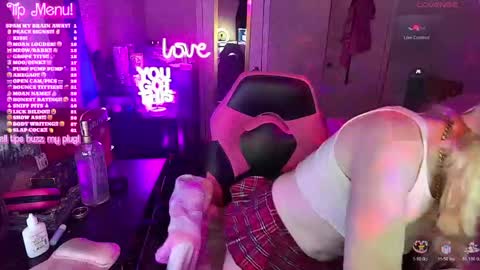 Bambi Sparkles TS online show from May 19, 2026, 2:51 am