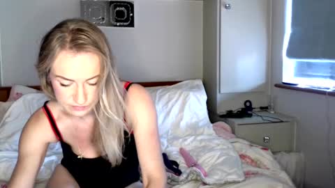 Totty  Nutty online show from December 15, 2024, 1:00 pm