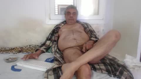 Snapshot of bambino6060 chatting on January 27, 2025, 1:30 pm bambino6060 online show from January 27, 2025, 1:30 pm