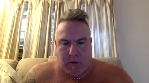 banana5289 online show from January 31, 2025, 2:07 pm