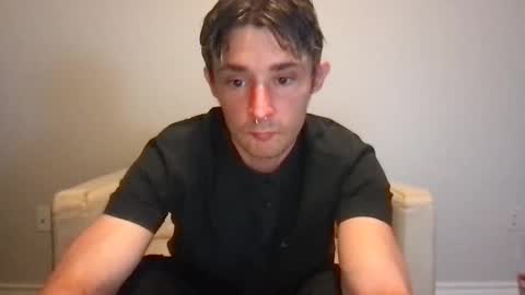 Snapshot of bananacurvesleft chatting on May 8, 2026, 7:03 am bananacurvesleft online show from May 8, 2026, 7:03 am