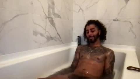 Snapshot of banananutzd chatting on December 20, 2024, 6:40 am trillion online show from December 20, 2024, 6:40 am