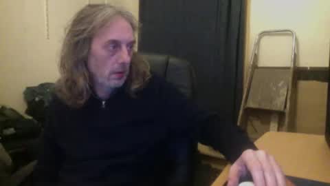 Snapshot of bangintoleather chatting on January 9, 2026, 3:20 am bangintoleather online show from January 9, 2026, 3:20 am