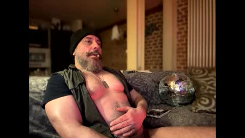 Snapshot of barba71 chatting on February 7, 2025, 8:31 pm Military man 69 online show from February 7, 2025, 8:31 pm