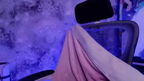 barbara_dennis online show from October 30, 2025, 4:14 am