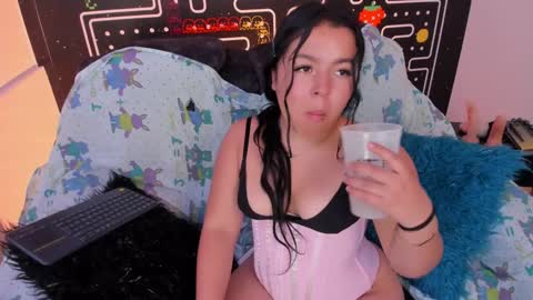 Snapshot of barbara_honey chatting on December 18, 2024, 5:10 pm Barbara online show from December 18, 2024, 5:10 pm