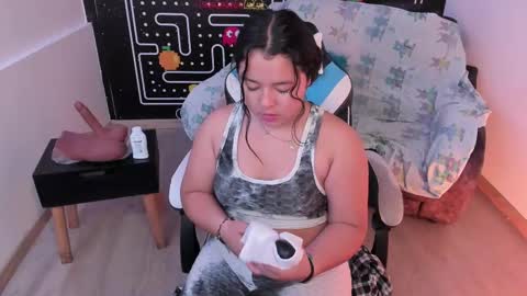 Snapshot of barbara_honey chatting on February 15, 2025, 6:44 pm Barbara online show from February 15, 2025, 6:44 pm