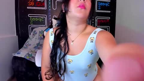 Snapshot of barbara_honey chatting on February 26, 2025, 12:47 pm Barbara online show from February 26, 2025, 12:47 pm