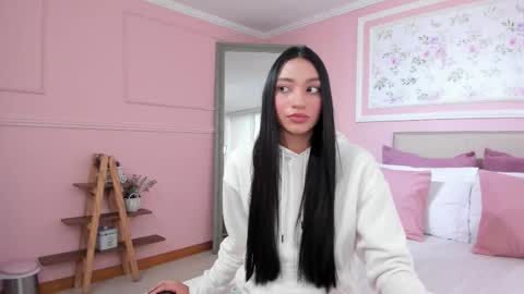 Snapshot of barbara_noa chatting on December 16, 2025, 12:21 pm Barbara Noa online show from December 16, 2025, 12:21 pm