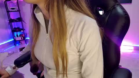 sexy Barbie online show from May 3, 2026, 2:28 am