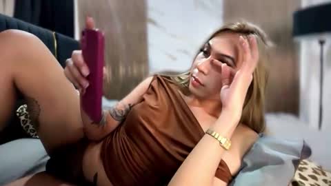 A I K O online show from December 15, 2025, 4:39 am