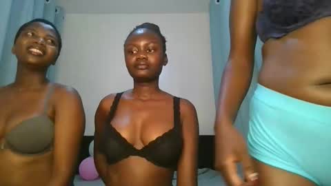 queen online show from October 1, 2025, 1:33 am