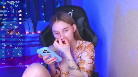 Snapshot of barbieee_doll chatting on December 4, 2024, 2:20 am Eva online show from December 4, 2024, 2:20 am