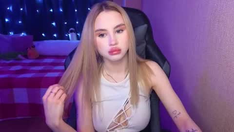 Snapshot of barbieee_doll chatting on February 21, 2025, 1:00 pm Eva online show from February 21, 2025, 1:00 pm