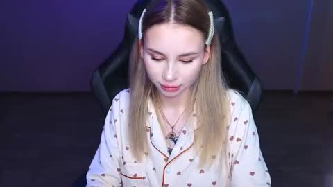 Snapshot of barbieee_doll chatting on March 1, 2025, 10:21 pm Eva online show from March 1, 2025, 10:21 pm