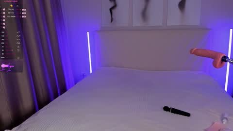 Snapshot of barbielina_ chatting on October 26, 2025, 7:53 pm Emma online show from October 26, 2025, 7:53 pm