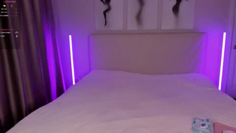 Snapshot of barbielina_ chatting on November 30, 2025, 8:35 pm Emma online show from November 30, 2025, 8:35 pm