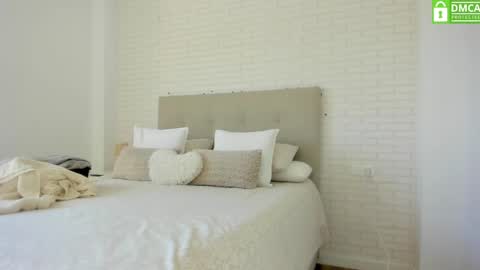 Tatiana online show from April 17, 2026, 8:06 am