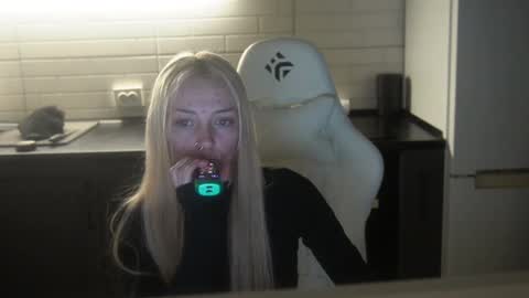 Snapshot of barbinsss chatting on December 25, 2024, 9:22 pm barbinsss online show from December 25, 2024, 9:22 pm