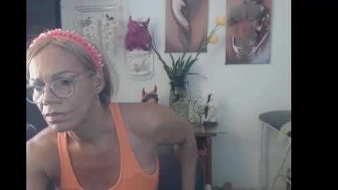 Snapshot of bardotbigcocktsx chatting on February 17, 2025, 7:53 pm bardotbigcocktsx online show from February 17, 2025, 7:53 pm