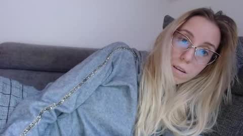 Lena online show from April 20, 2026, 5:37 pm