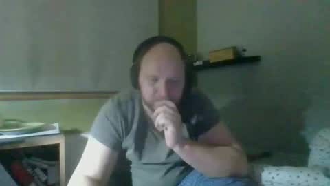 bart_poland online show from November 9, 2025, 9:35 pm