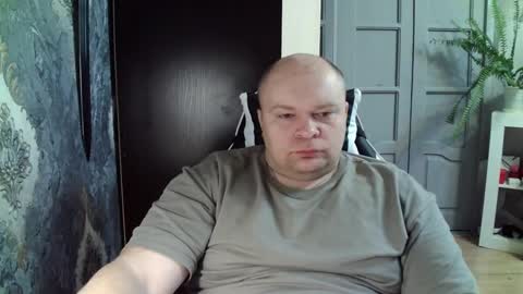 basi_look online show from February 24, 2025, 5:33 am