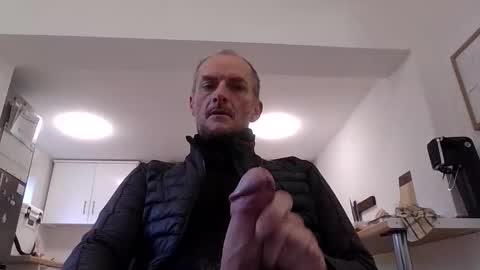 basiccamguy online show from November 3, 2025, 9:21 am