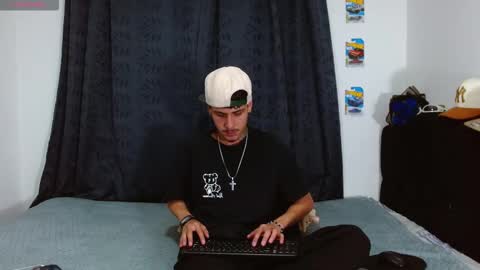 Snapshot of bastiaan_28 chatting on November 6, 2025, 3:51 am Bastian online show from November 6, 2025, 3:51 am