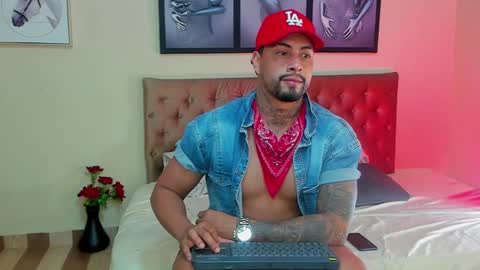 Snapshot of bastian_jones1 chatting on December 23, 2024, 2:45 am bastian_jones1 online show from December 23, 2024, 2:45 am